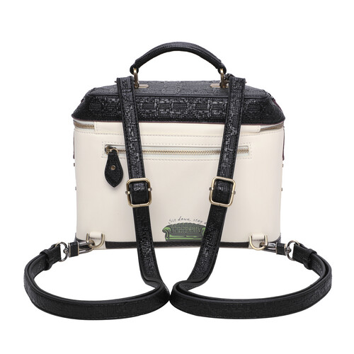 THE CATS RUFFLE CORA