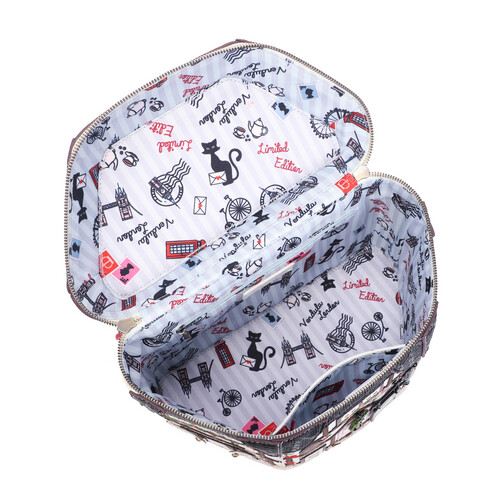 THE CATS RUFFLE CORA