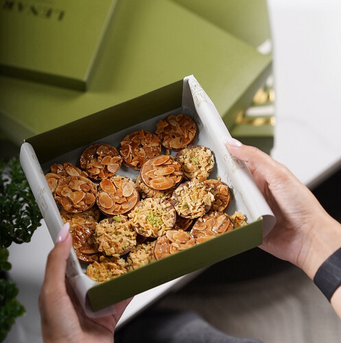 small  mix almond, baqlawa