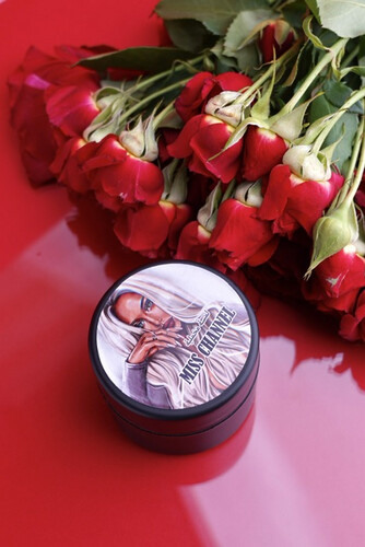 لمسة شانيل للمناطق الحساسه