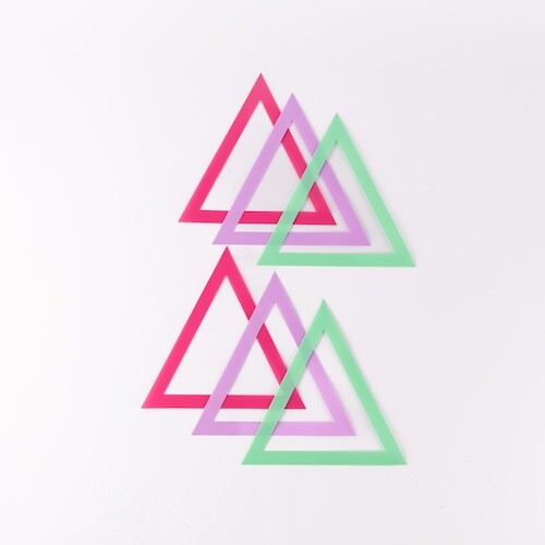 مثلث مفرغ pvc وسط