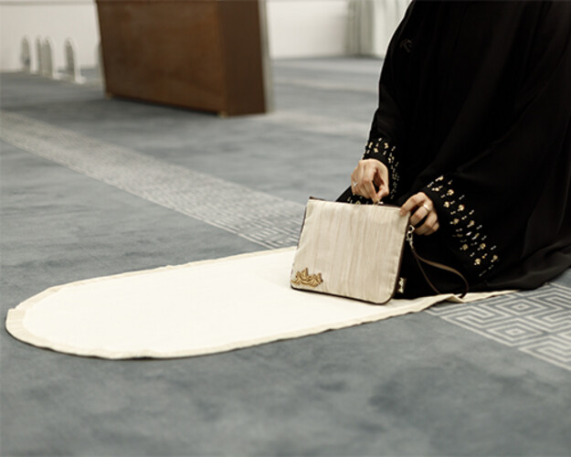 حقيبة النور للمسجد مع سجادة الصلاة