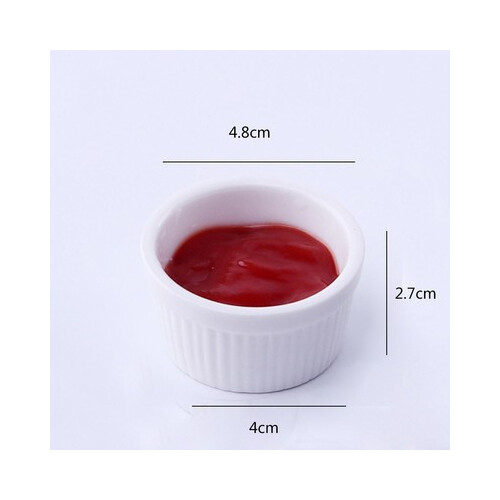 كوب أبيض صغير للصلصة