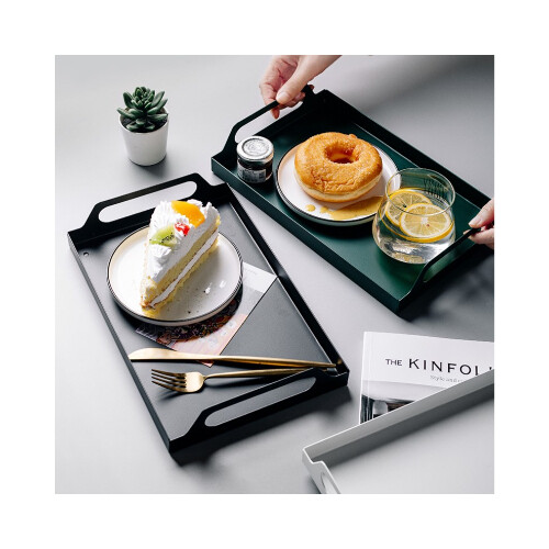 صينية حديد صغيرة باللون الأخضر