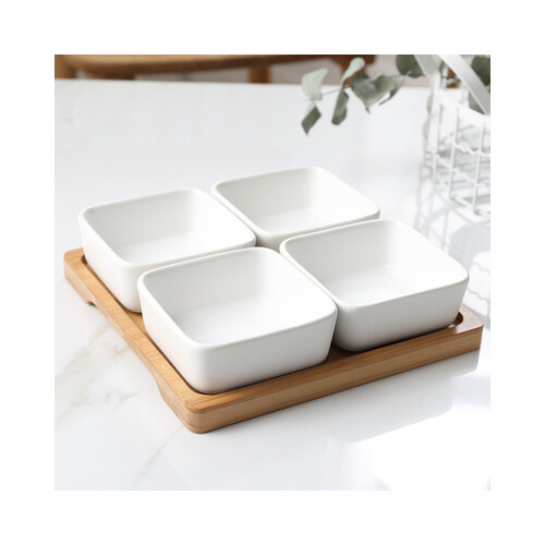 عدد 4 اوعية زجاج مع قاعدة خشب