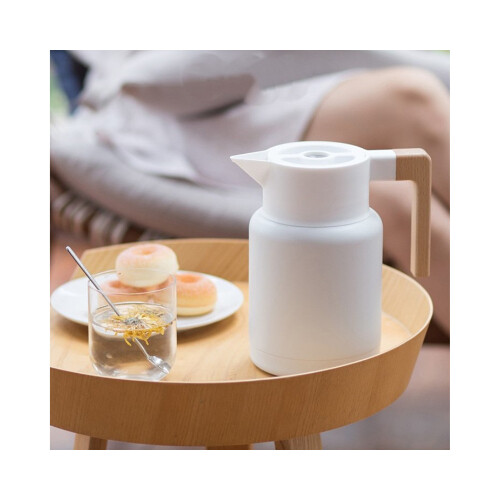 دلة باللون الأبيض