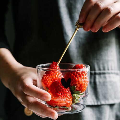 طقم كوب شفاف مع ملعقة وصينية