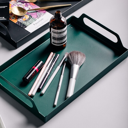 صينية حديد كبيرة باللون الأخضر