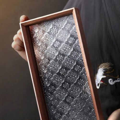 صينية خشب مع قاعدة زجاجية