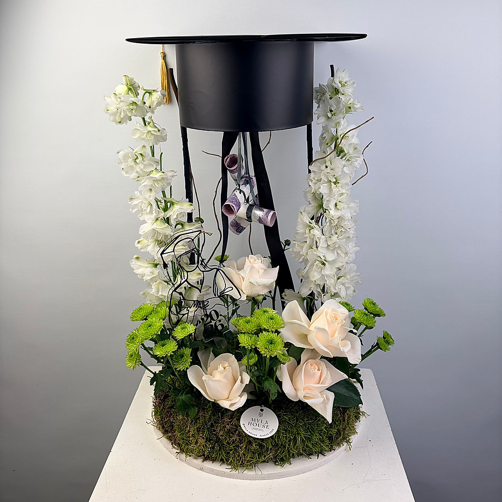 Graduation Cap Arrangement - No. 3249