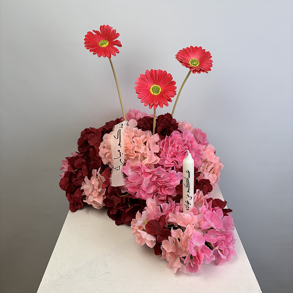 Eid arrangements with candle - Pink and dark red
