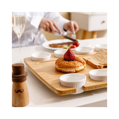 صينية خشب مع اوعية سيراميك