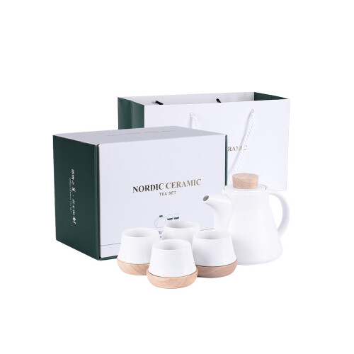 طقم شاي مصنوع من السيراميك