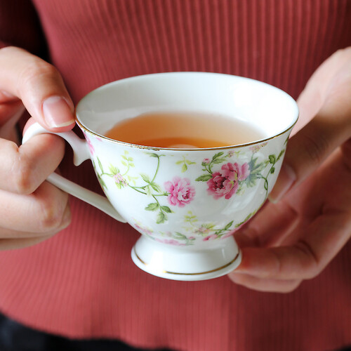 طقم شاي مزخرف بالورد