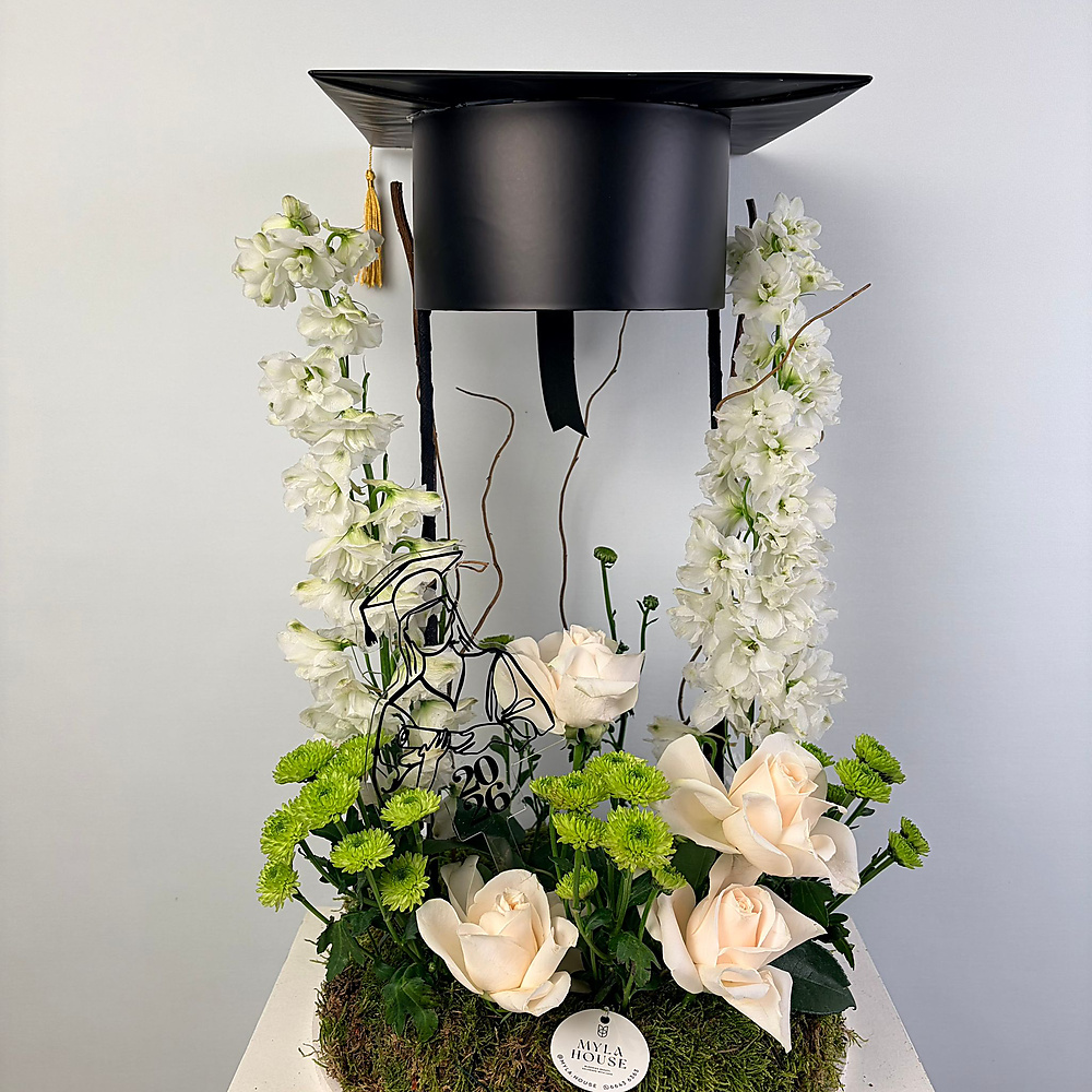 Graduation Cap Arrangement - No. 3249