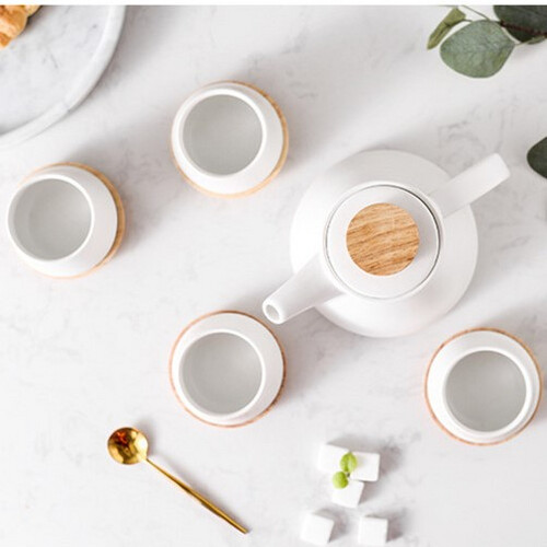 طقم شاي مصنوع من السيراميك