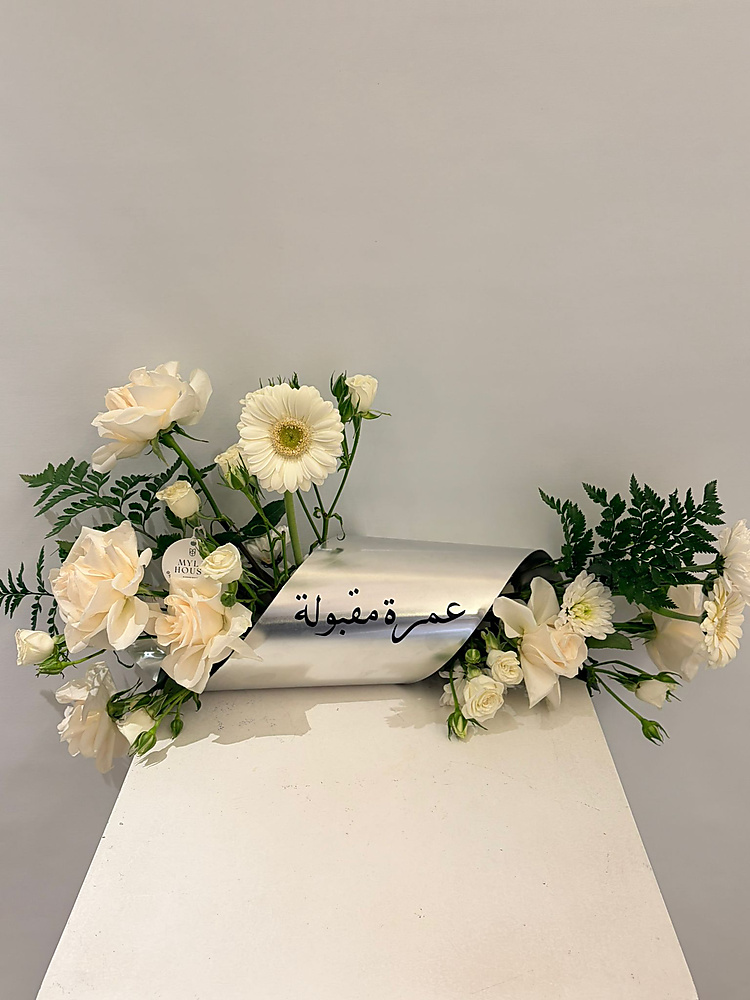 أناقة الورد باللون الأبيض - رقم 3224