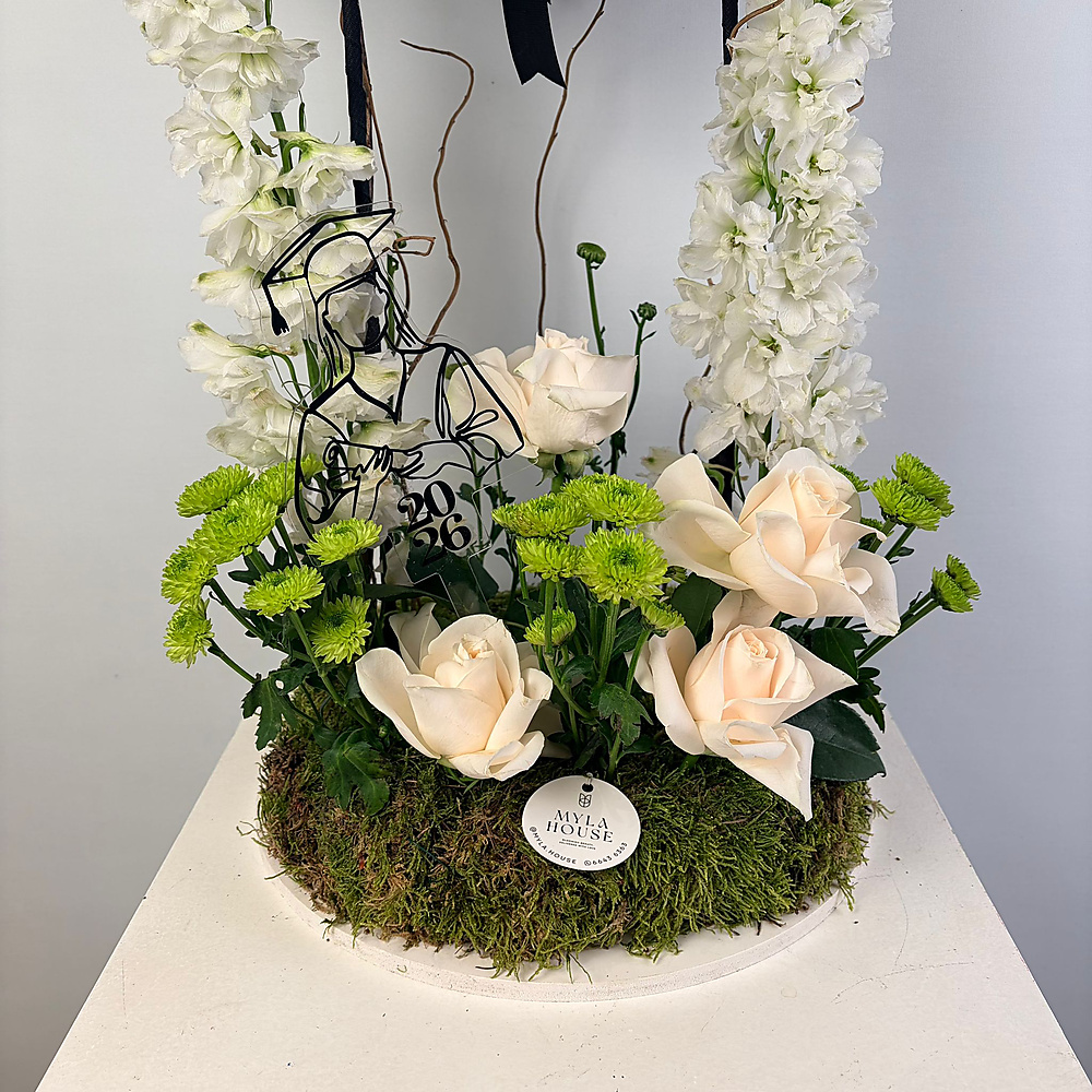 Graduation Cap Arrangement - No. 3249