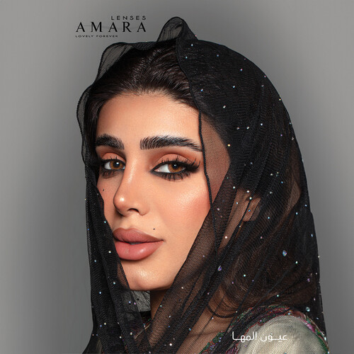 عين الفنانة ألمها