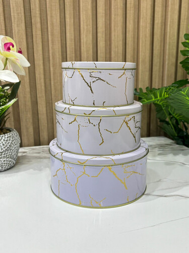 Marble iron cans of different sizes