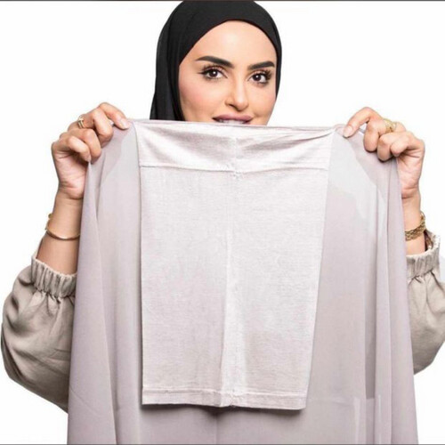 شيلة مع قبعه
