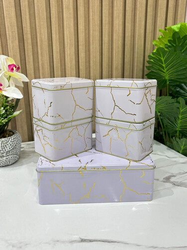 Marble iron cans of different sizes