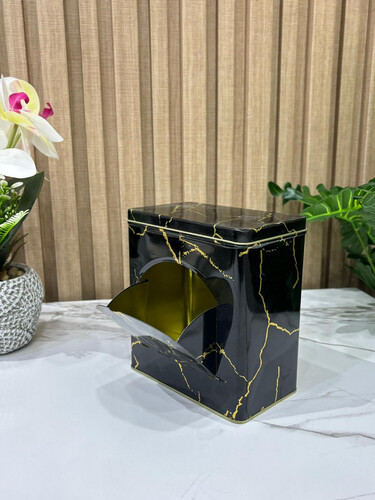Marble iron cans of different sizes
