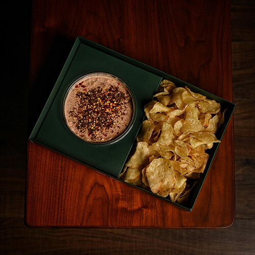 تغميسة الجبن بالزعتر مع الفلفل