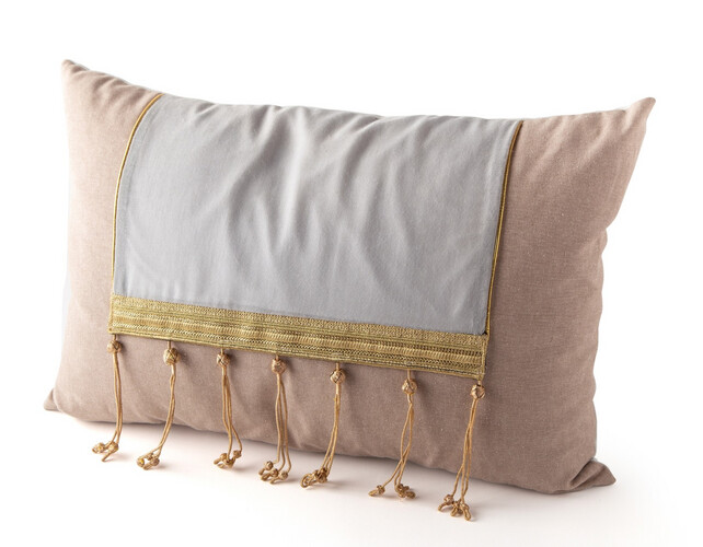 Bisht Cushion