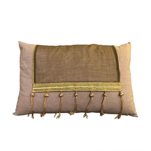 Bisht Cushion