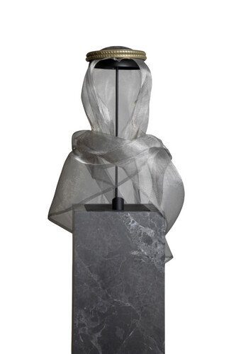 Gutra Stand with Ceramic Design Dark Grey Color