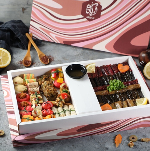 Small Zwara Box 2 Dz Pastry Mix And 50 Pcs Mix Vine Leaves