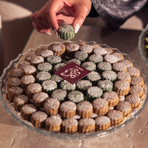 ghurayba with crystal plate