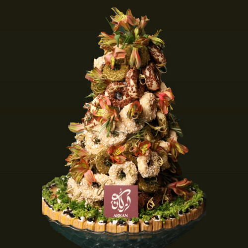 Pyramid bevels5 dozenLayered lettuce and cheese tortilla with arkan plate,