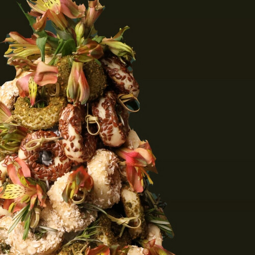 Pyramid bevels5 dozenLayered lettuce and cheese tortilla with arkan plate,