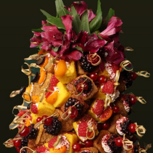 Pyramid cobba mix3 dozenSushi cheese andSushi burghol With arkan plate