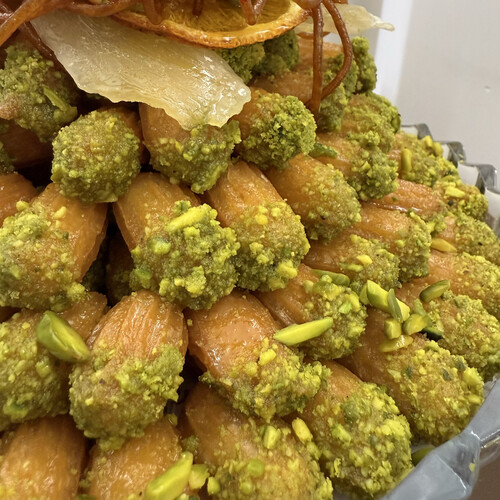 Mini Balh El Sham with a crystal tray