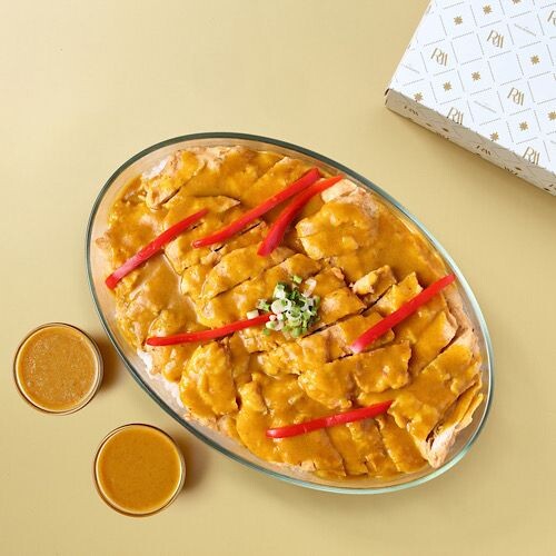 CRISPY CHICKEN WITH RICE AND SPICY SAUCE