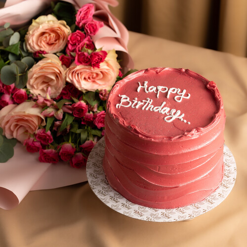 bouquet of roses with a cake 3
