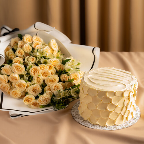 bouquet of roses with a cake 4