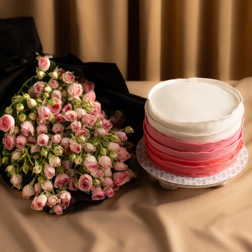 bouquet of roses with a cake 6