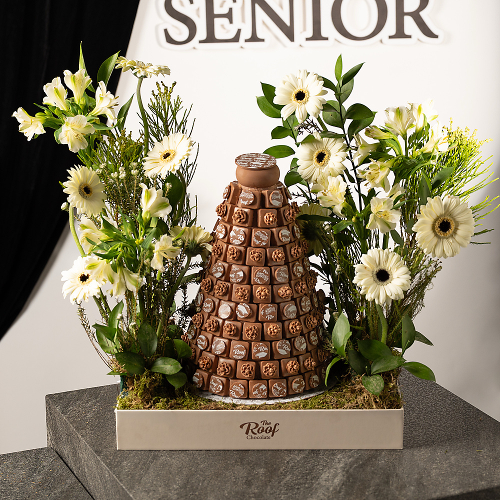 Rose and chocolate arrangement for graduation 1