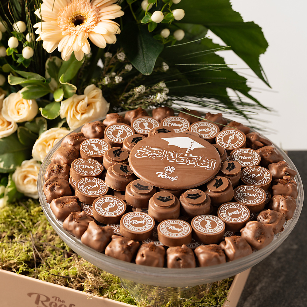 Graduation chocolate tray with rose 3