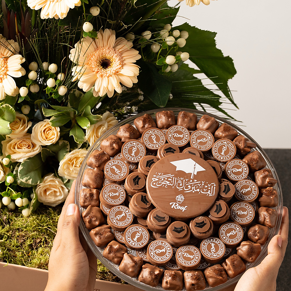 Graduation chocolate tray with rose 3