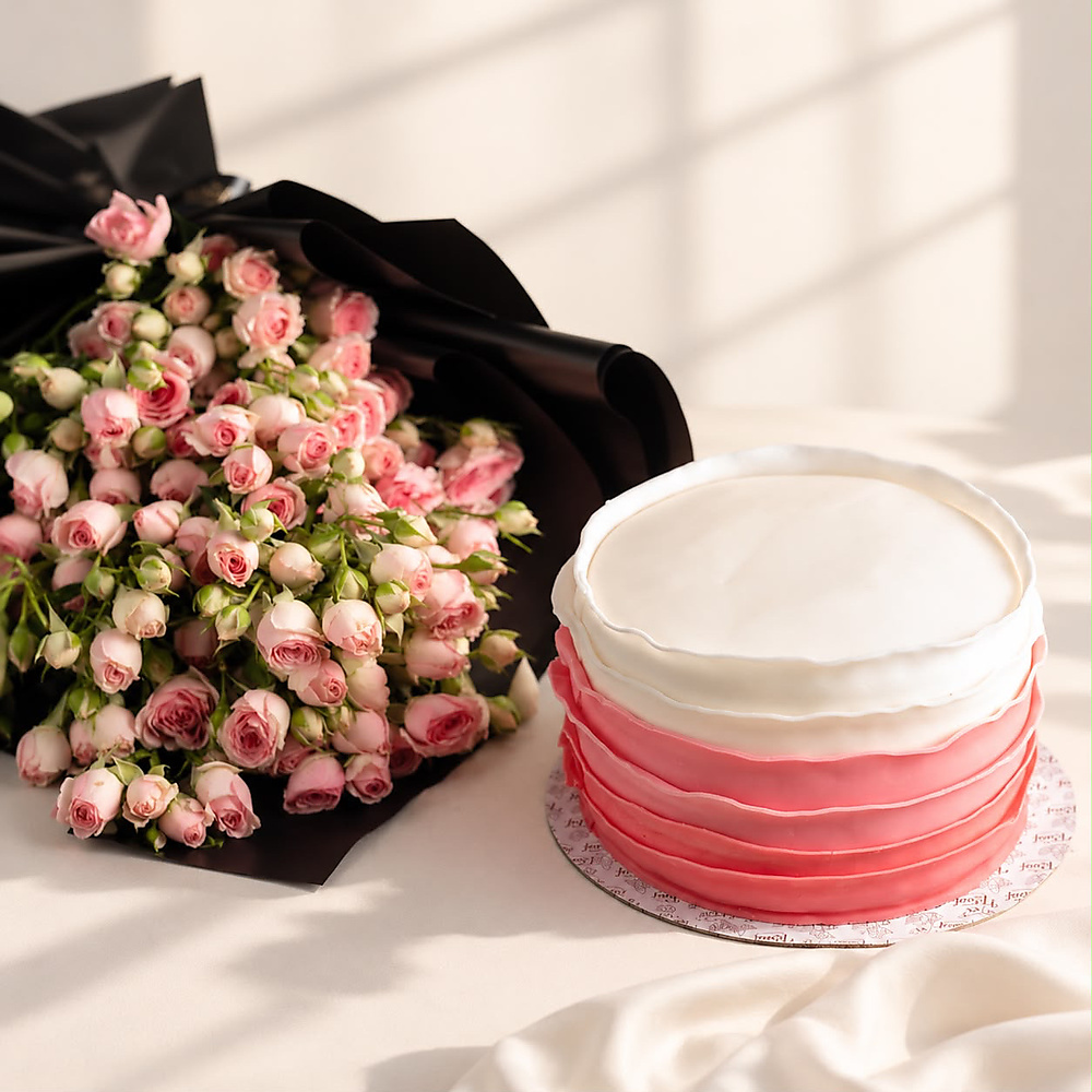 bouquet of roses with a cake 6