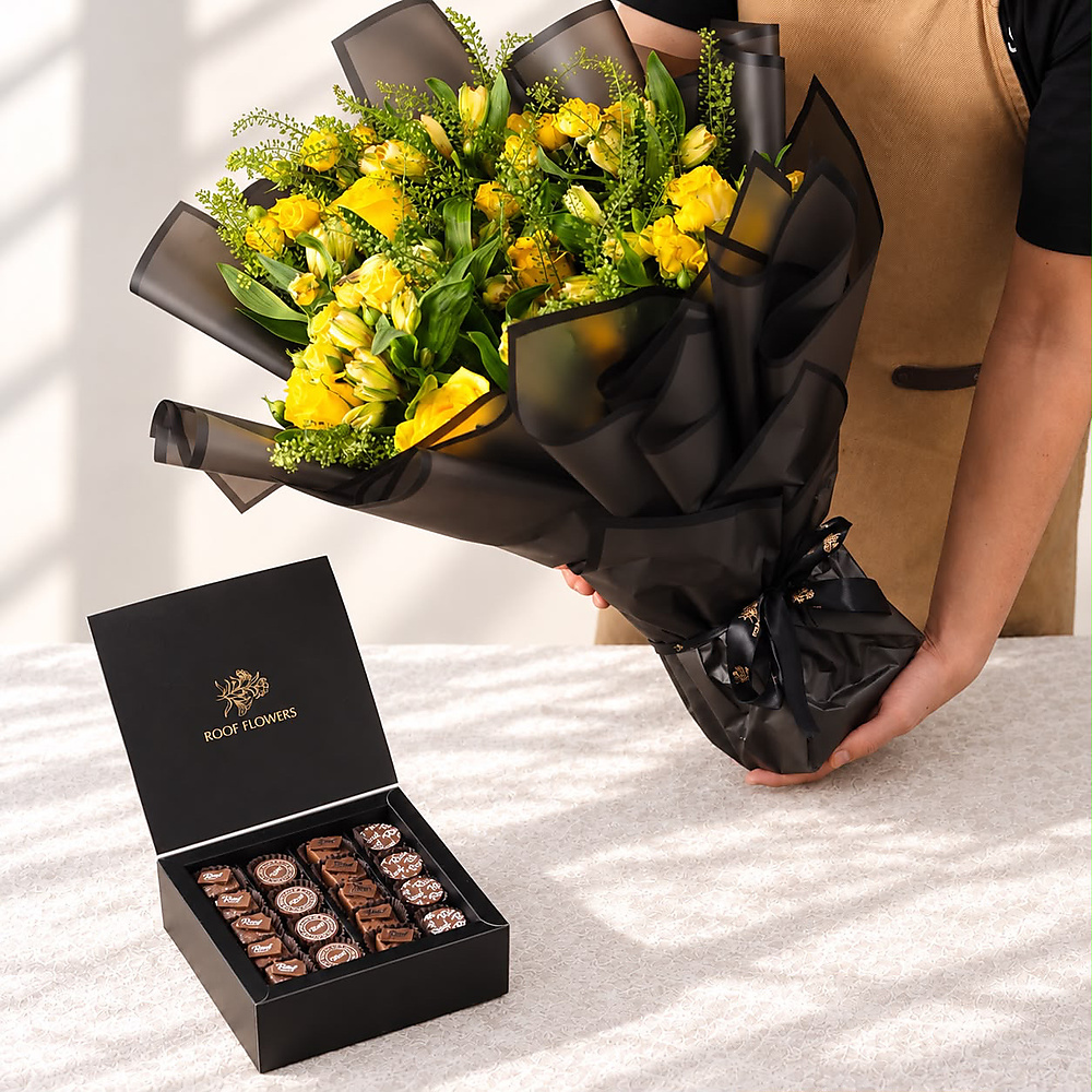Bouquet with cocoa box 1