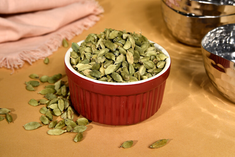 Indian green cardamom