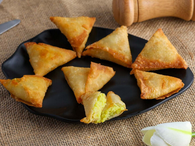 Frozen Sambosa Potato Kraft Cheese 50 Pieces