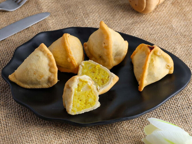 Frozen Kubba Indian Sinkara 50Pieces