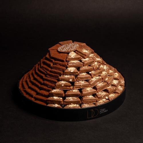 Black Box contains 220 pieces of Triangle (Caramel - Browiine - Rahash with halwa)